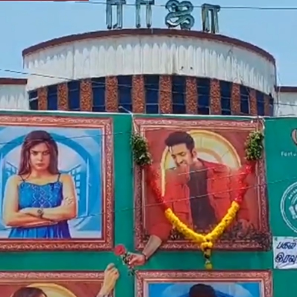 Beer abhishekam for Santhanam banner in Puducherry Beer abhishekam for Santhanam banner in Puducherry