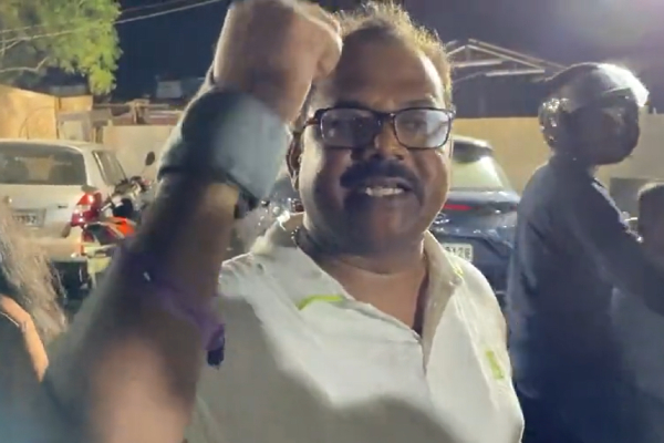 Fans slams how Ajith family watching AR Rahman concert happily, but not us Fans slams how Ajith family watching AR Rahman concert happily, but not us