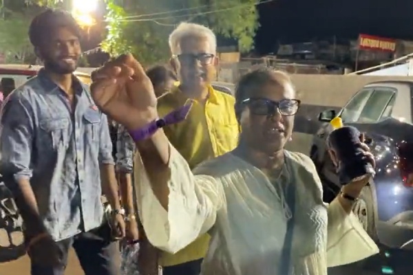 Fans slams how Ajith family watching AR Rahman concert happily, but not us Fans slams how Ajith family watching AR Rahman concert happily, but not us