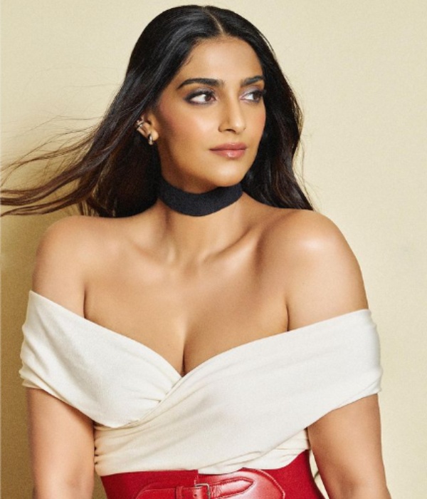 Sonam Kapoor receive abusive troll comments for her latest attire