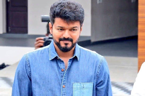 Fans are raising the question whether Vijay will now do a favor like Vijayakanth did for him Fans are raising the question whether Vijay will now do a favor like Vijayakanth did for him