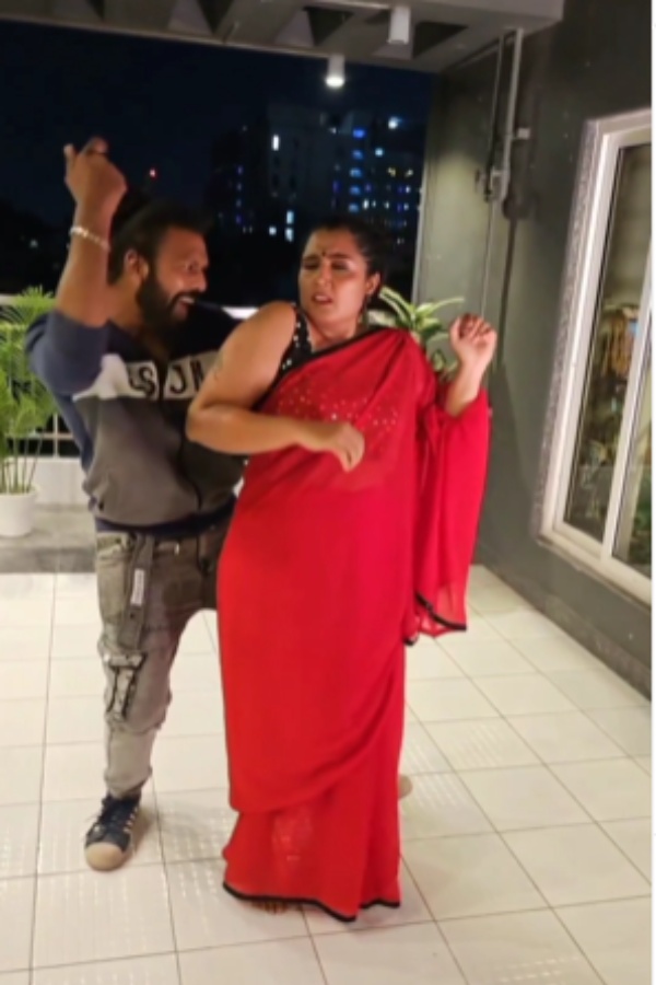 Ethirneechal serial actress gayathri krishnan latest instagram post