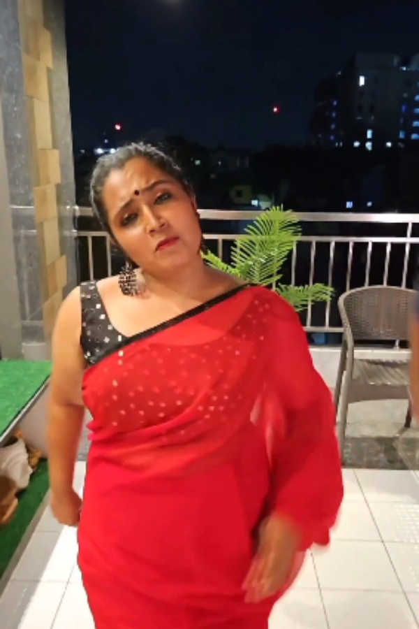 Ethirneechal serial actress gayathri krishnan latest instagram post