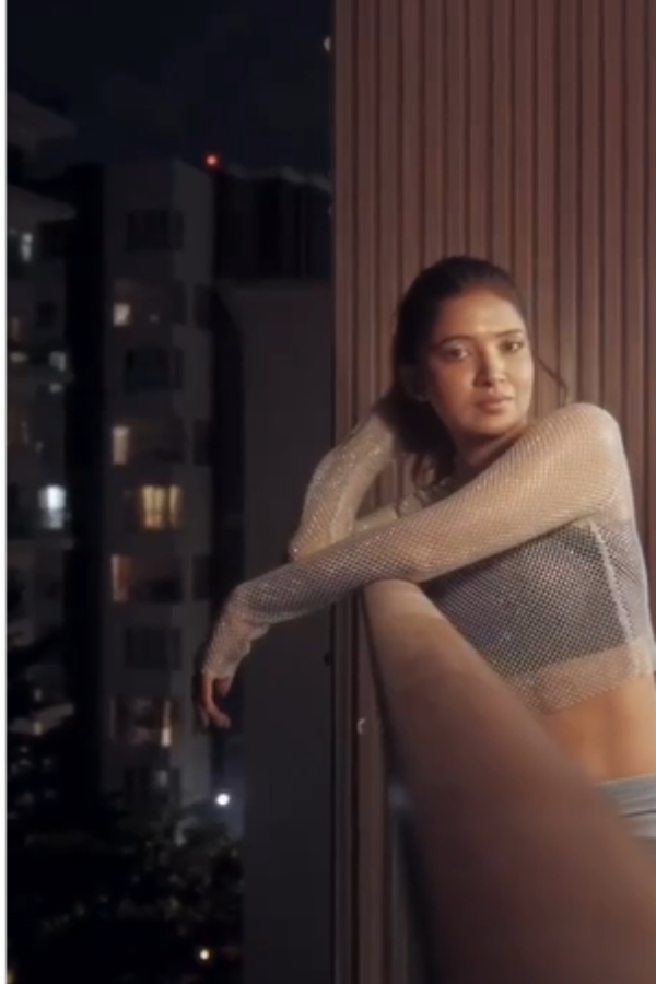 actress vani bhojan stunning photoshoot trending on socialmedia 