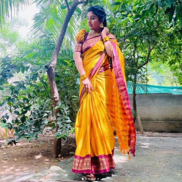 Vj Mahalakshmi posts some happy face photos after her husband Ravindar Chandrasekar got arrested Vj Mahalakshmi posts some happy face photos after her husband Ravindar Chandrasekar got arrested