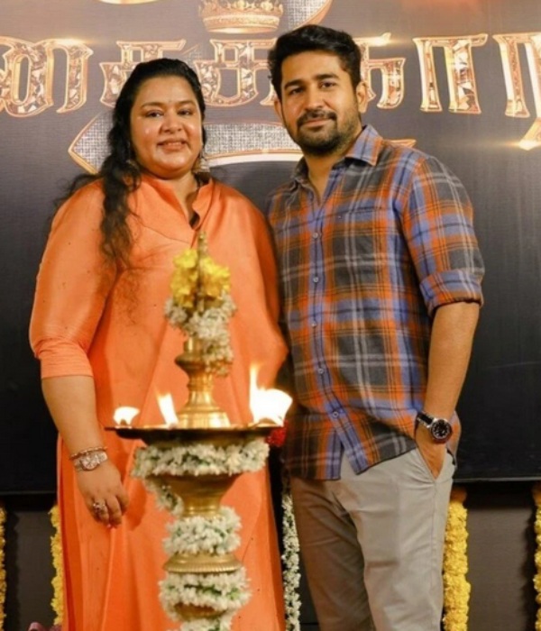 Vijay Antonys wife Fatima cried after seeing the body of her daughter Meera