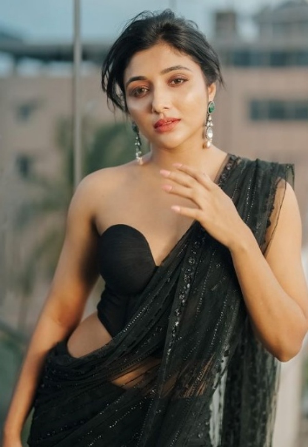 Jailer star Mirna Menon latest blouse design grabs fans attention