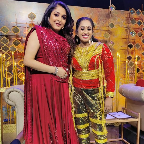 Bigg Boss Thamarai builts new house and invites fans and friends for inauguration