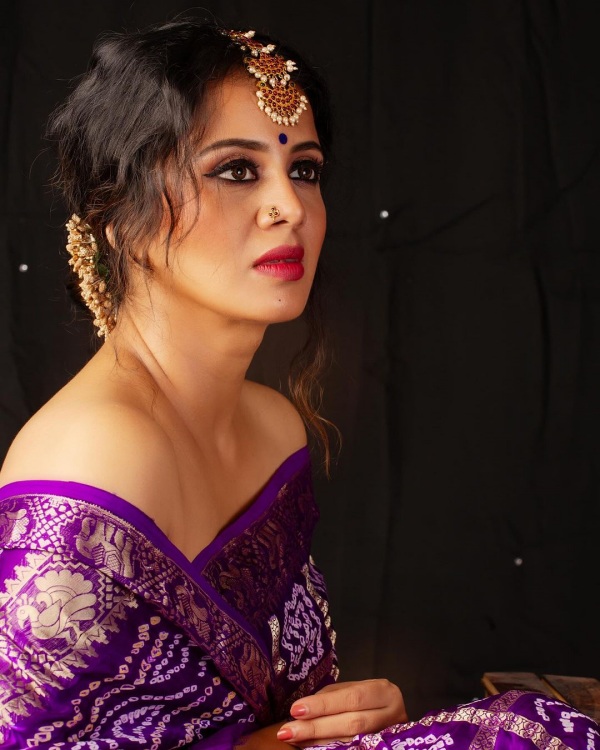  Anjana Rangan blouse less latest photoshoot pics stuns fans 