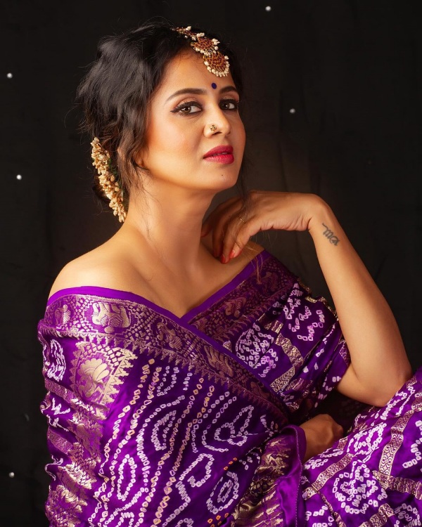  Anjana Rangan blouse less latest photoshoot pics stuns fans 