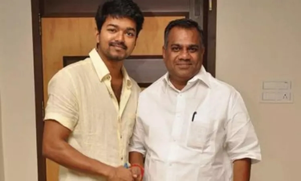 Vijay: Blue Sattai Maran criticized Vijays political entry