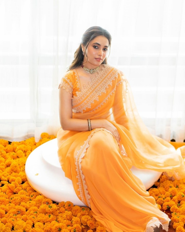 Actress priyanka mohan yellow saree pics trending on social media