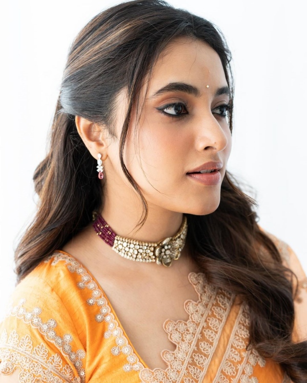 Actress priyanka mohan yellow saree pics trending on social media