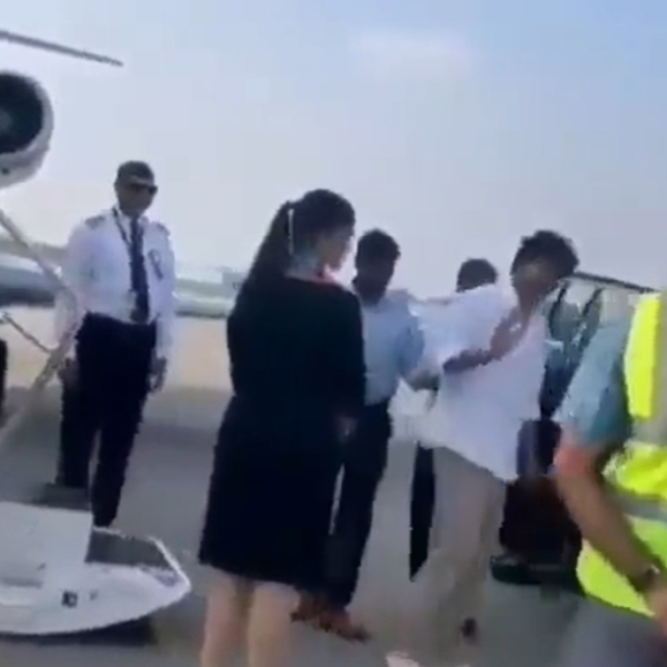  Leo: Actor Vijay suddenly goes abroad in a Private Jet 