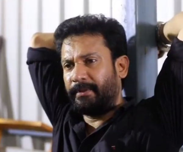 Vijay TVs Thamizhum Saraswathiyum serial new episode makes fans thrilling Vijay TVs Thamizhum Saraswathiyum serial new episode makes fans thrilling