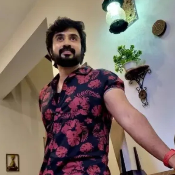  Ethirneechal Serial Actor Vibhu Raman Acted in 18 + Movie 