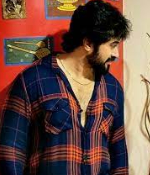  Ethirneechal Serial Actor Vibhu Raman Acted in 18 + Movie 