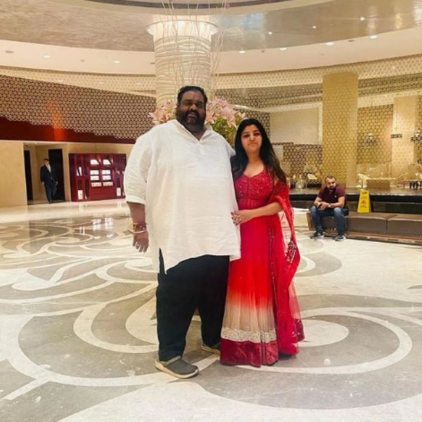 after ravinder released Serial actress mahalakshmi shared first romance photos