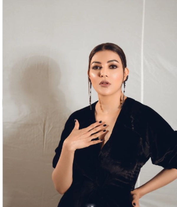 actress kajal aggarwal stunning black dress photos trending on social media 