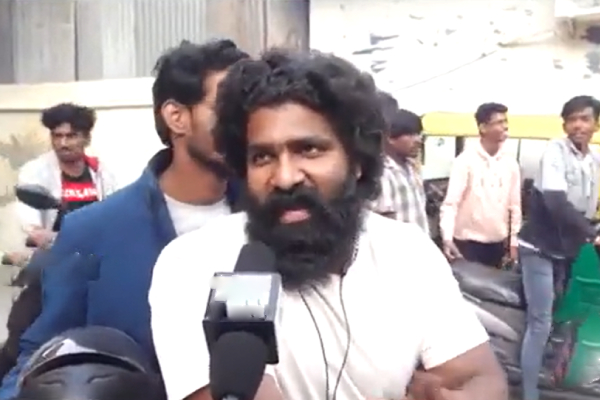  Leo Ajith Fans Review: Ajith fans gave positive reviews for Vijays Leo film 