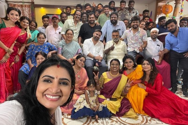 Vijay TVs Pandian stores serial going to end soon and Actress Sujitha shares family photo