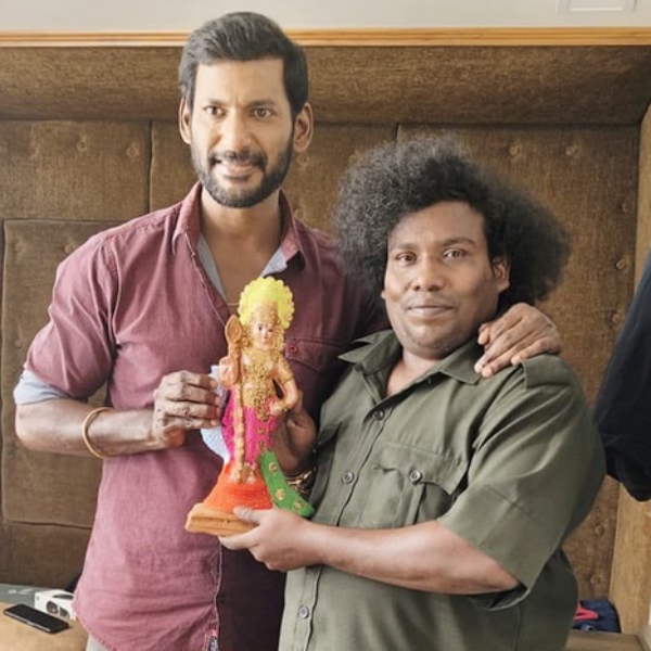 Yogibabu Gifted Lord Murugan Statue to Vishal Yogibabu Gifted Lord Murugan Statue to Vishal