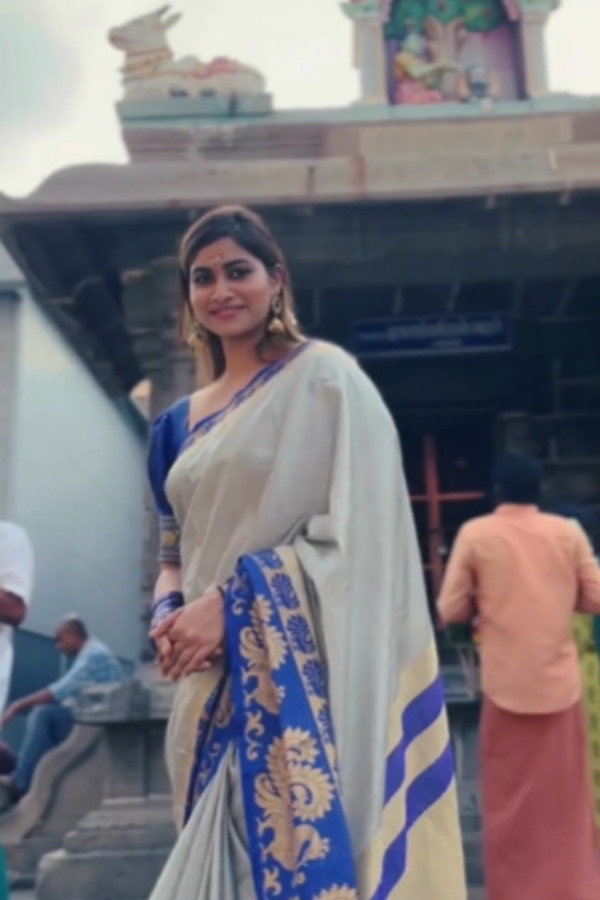 bigg boss fame shivani narayanan cute silk saree photos on social media 