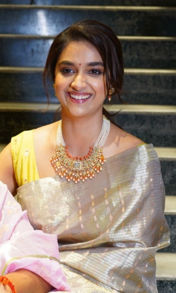 Actress Keerthy Suresh inaugurated a clothing store in Coimbatore today 