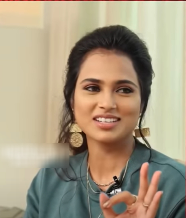 Actress Ramya Pandian told her college love story in an interview