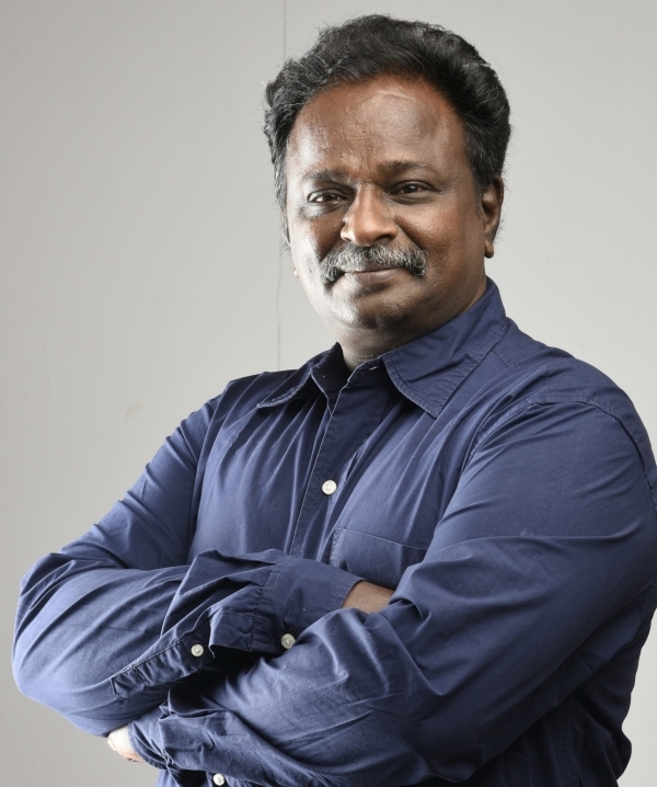 Blue Sattai Maran: Blue Sattai Maran trolled Vijay again on the Rohini theatre issue Blue Sattai Maran: Blue Sattai Maran trolled Vijay again on the Rohini theatre issue