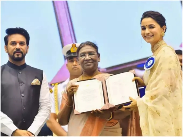 suhana khan praises alia bhatt for repeating wedding saree at national awards function 