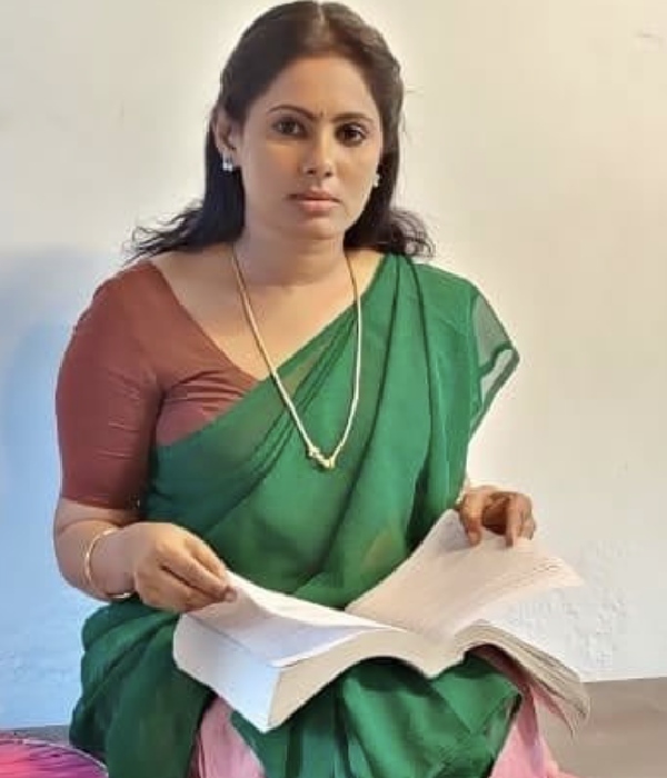 iravin nizhal actress Rekha nair open talks about adjustment