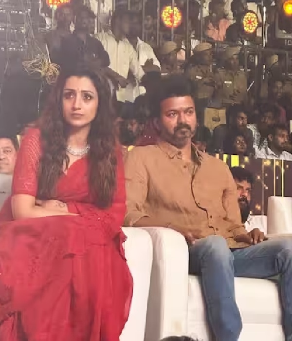 Vijays wife Sangeetha did not come because of Trisha Says bayilvan Ranganathan 