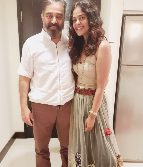 Kamal Haasan unzip photo shared by Bindu Madhavi gets trolled by Pradeep Antony fans Kamal Haasan unzip photo shared by Bindu Madhavi gets trolled by Pradeep Antony fans