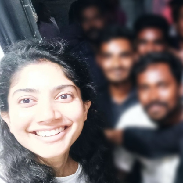 Actress Sai Pallavis new photo in SK21 shooting spot at Pondicherry impresses fans a lot Actress Sai Pallavis new photo in SK21 shooting spot at Pondicherry impresses fans a lot