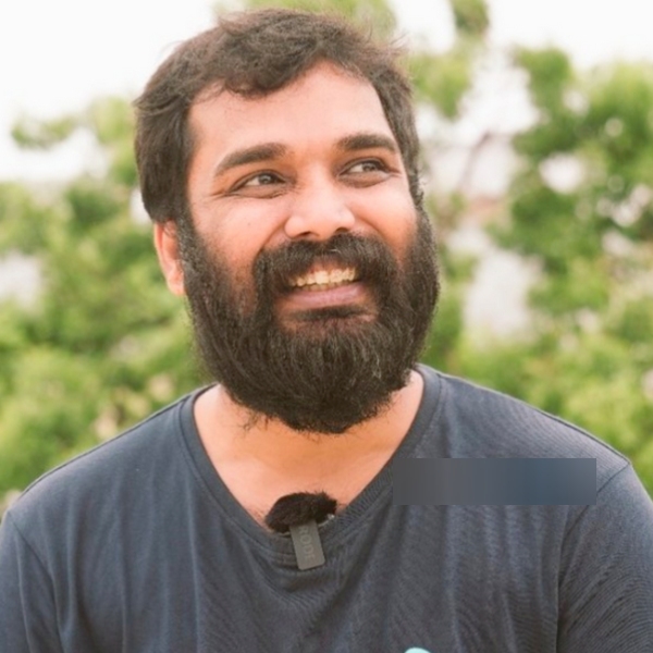 vanitha vijayakumar talks about about pradeep red card issue