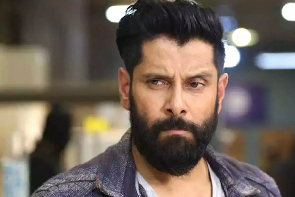 Chiyaan Vikrams Thangalaan Teaser Review in Tamil 