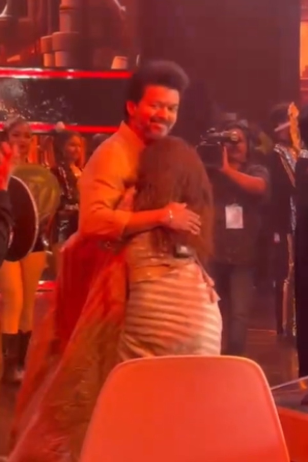 Vijay tv fame anchor dd talk about vijay hugging leo success meet