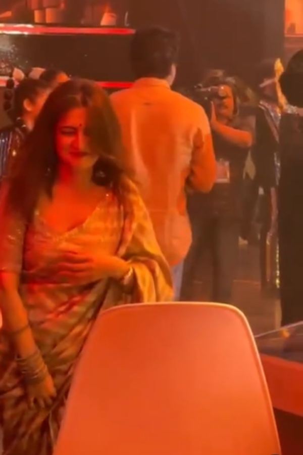 Vijay tv fame anchor dd talk about vijay hugging leo success meet