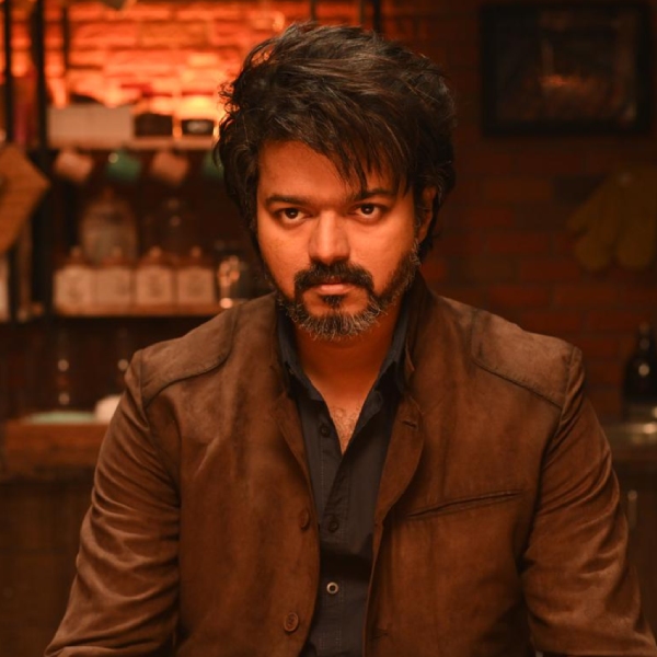 Valaipechu Bismi slams Vijay and his political carreer for earning money?