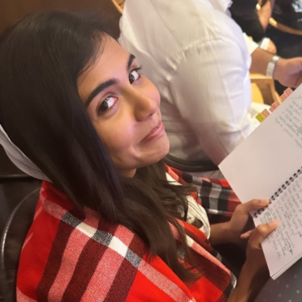 Actress Kalyani priyadarshan comments on throwback picture of Sesham Mikeil Fathima BTS picture Actress Kalyani priyadarshan comments on throwback picture of Sesham Mikeil Fathima BTS picture