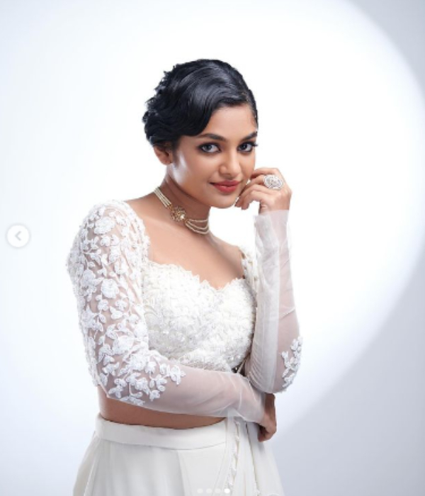 Actress Ivanas new photoshoot in white wear make fans more attractive