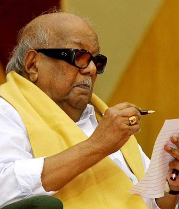 Ameer has been threatened by Karunanidhis name in Paruthiveeran controversy 