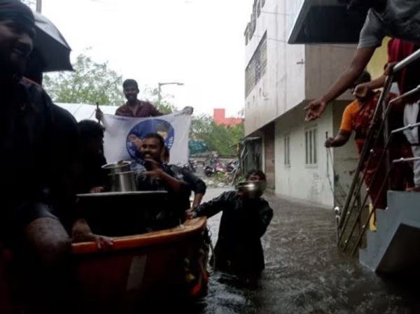 Cyclone Michaung: Vijay Makkal Iyakkam Members Help Public In Providing Foods and Necessary Needs