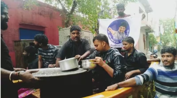 Cyclone Michaung: Vijay Makkal Iyakkam Members Help Public In Providing Foods and Necessary Needs