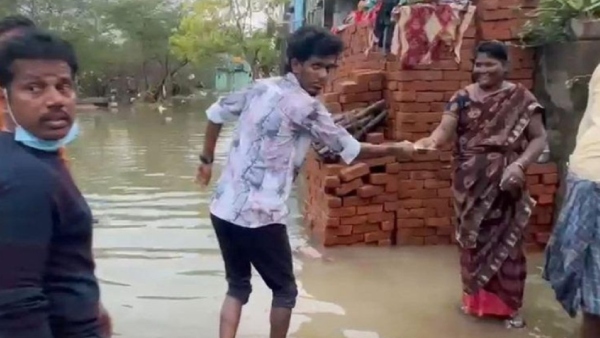 KPY Bala says will earn some money and soon come to Tirunelveli and Tuticorin for flood relief KPY Bala says will earn some money and soon come to Tirunelveli and Tuticorin for flood relief