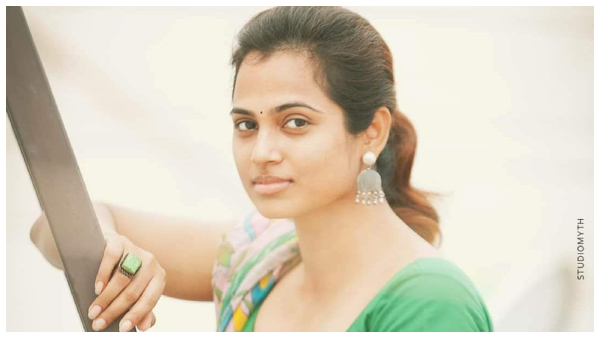 actress-ramya-pandian-glamour-photos-album