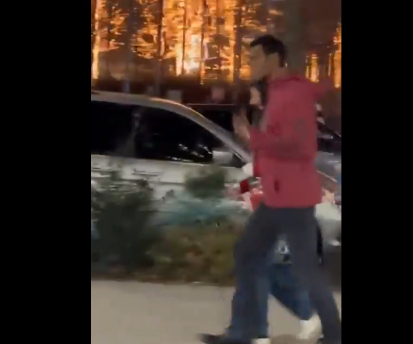 Vishal spotted in America with a young girl shocks fans after he ran away to avoid caught on camera