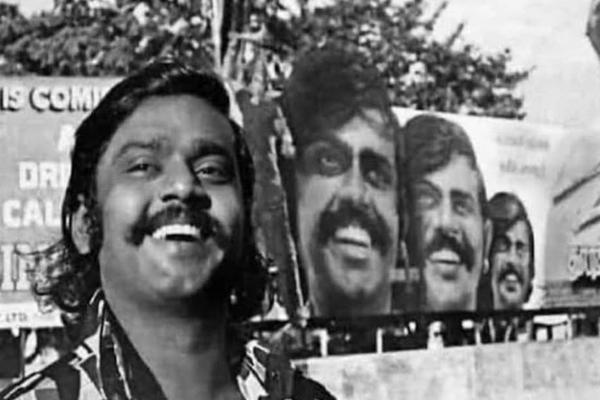 Director Blue sattai maaran shared Vijayakanths photo in Doorathu Idi Muzhakkam cut out Director Blue sattai maaran shared Vijayakanths photo in Doorathu Idi Muzhakkam cut out