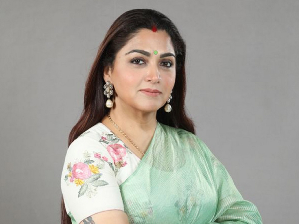 Khushbu: Khushbu gave cute birthday wishes to Telugu actor Venkatesh